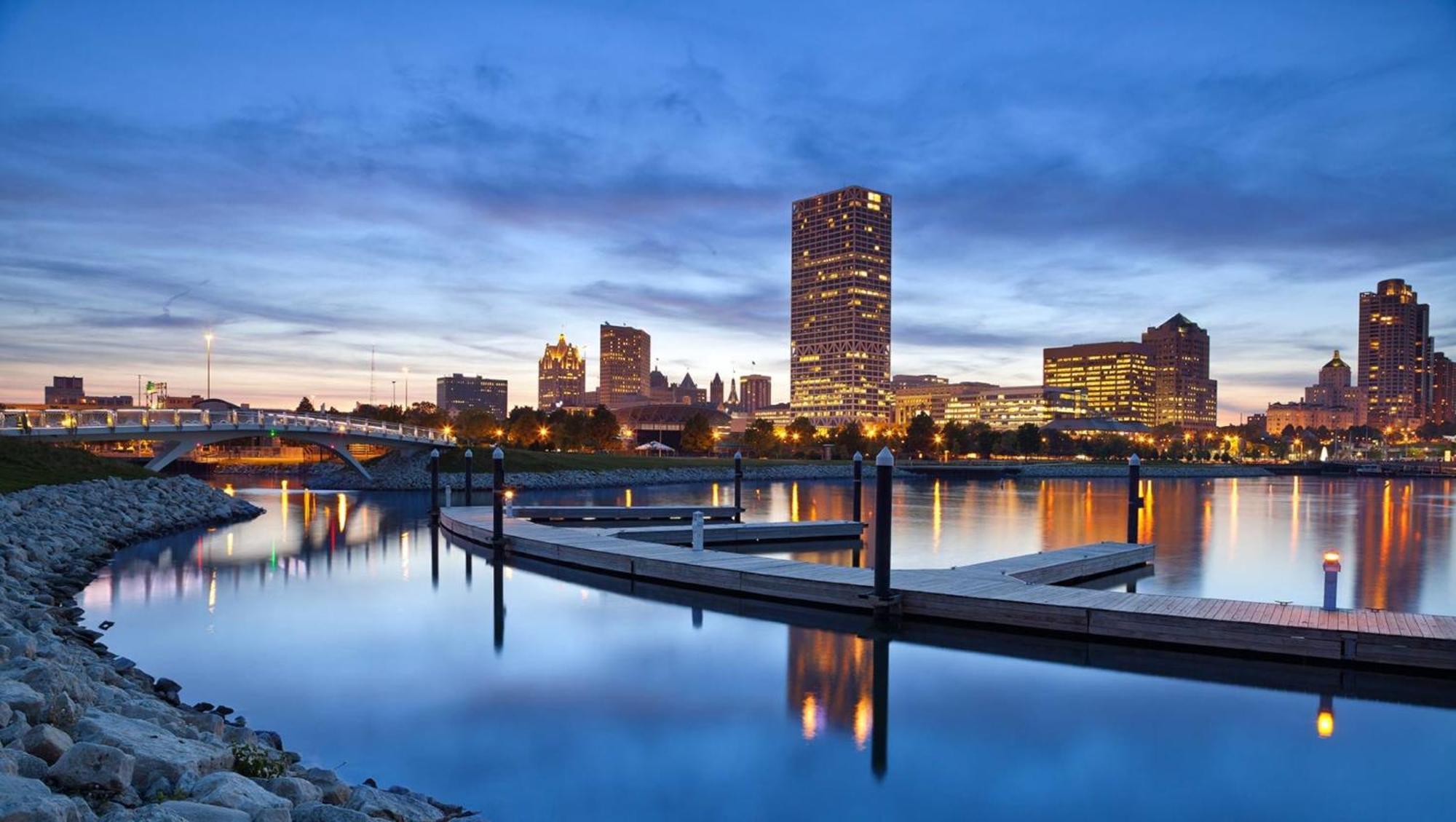 Kimpton Journeyman Hotel By Ihg Milwaukee Exterior photo